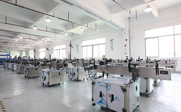 佼佼者全自動平面貼標機,平面貼標機,全自動貼標機