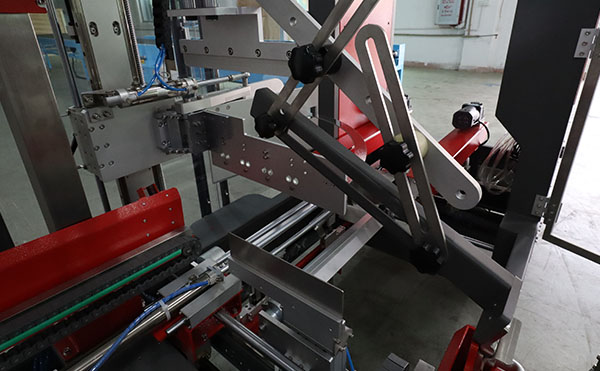 一字型自動封箱機,自動封箱機,佼佼者包裝機生產廠家